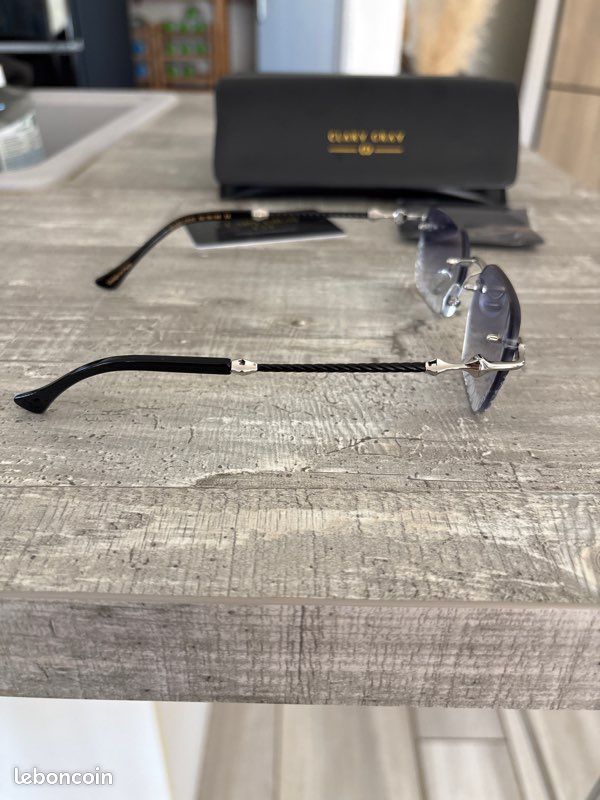 Titre : Lunettes de soleil CLARY GRAY Orlando Or 24K Neuves Exclusivité (Valeur 700) (image 4)