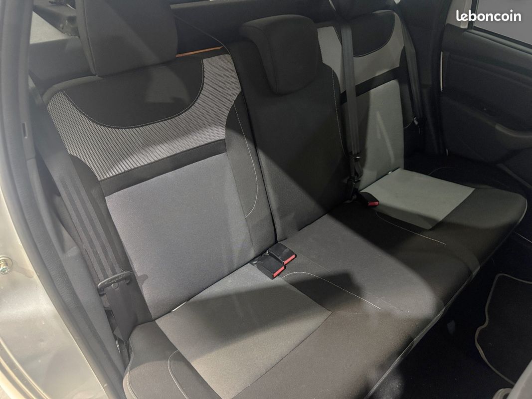 DACIA DUSTER 1.5 DCI 110 BLACK TOUCH 110Ch Garantie 12 mois (image 11)