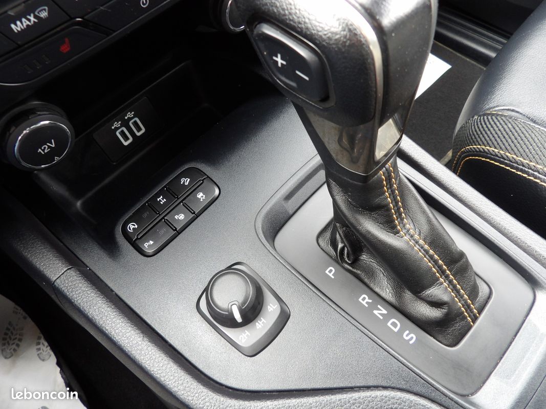 Ford RANGER 2.0 TDCI 213CH SUPER CAB LIMITED BVA10 (image 17)