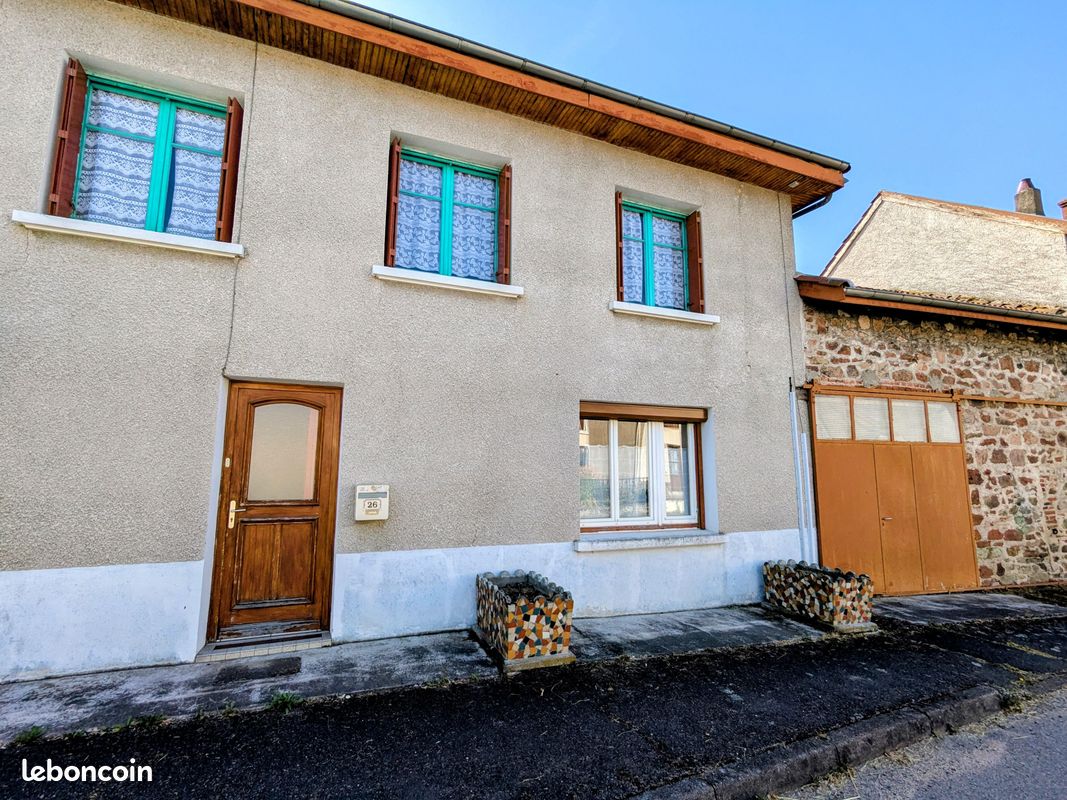 Maison 7 pièces 151 m² · à Pommiers-en-Forez · 151 m² · 139 000 €
