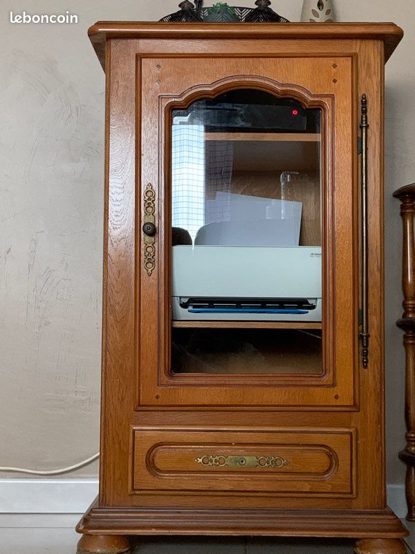Meuble en bois (image 1)