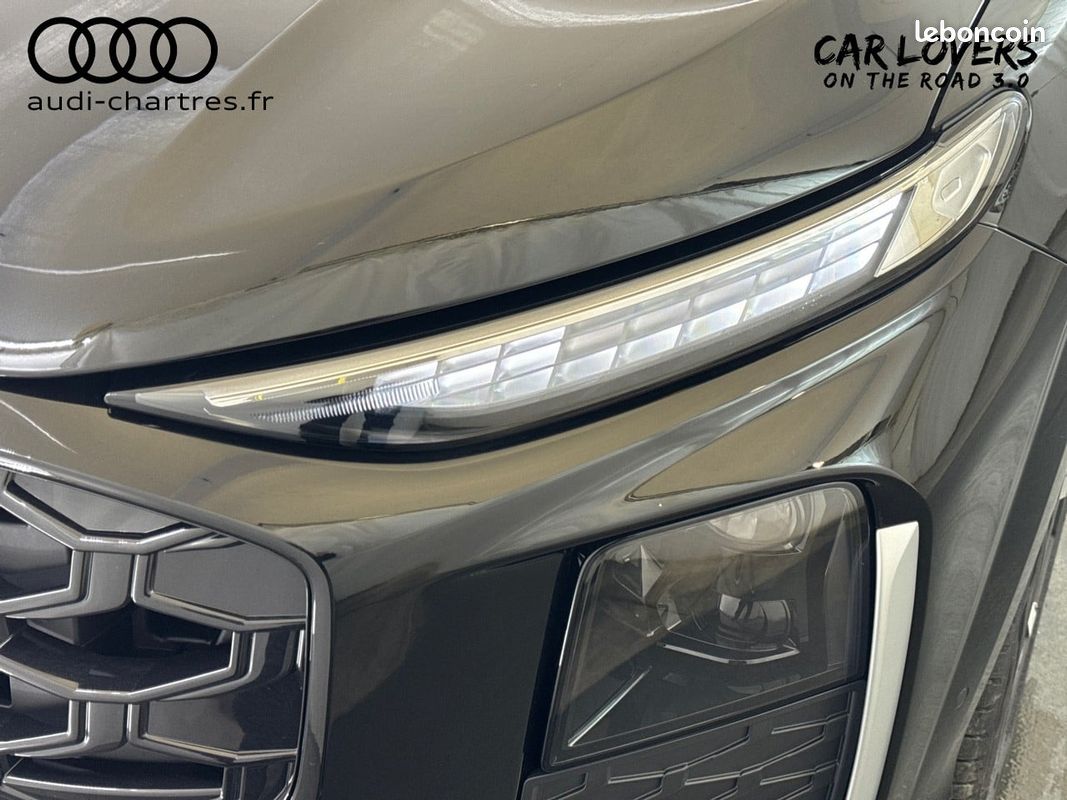 AUDI Q3 e-hybrid 272 ch S tronic 6 S line (image 8)