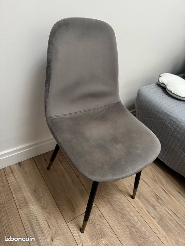 Chaise grise (image 2)