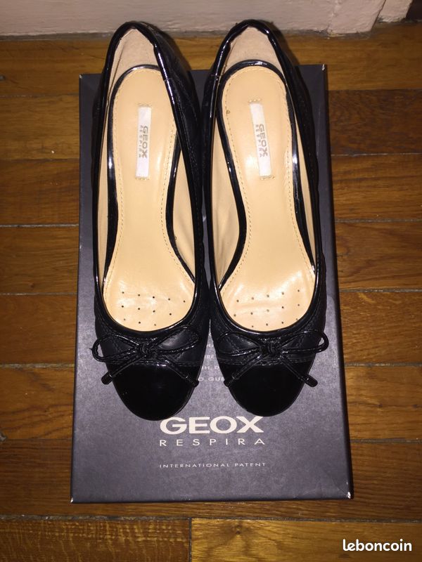 Escarpin GEOX en cuir noir (image 2)