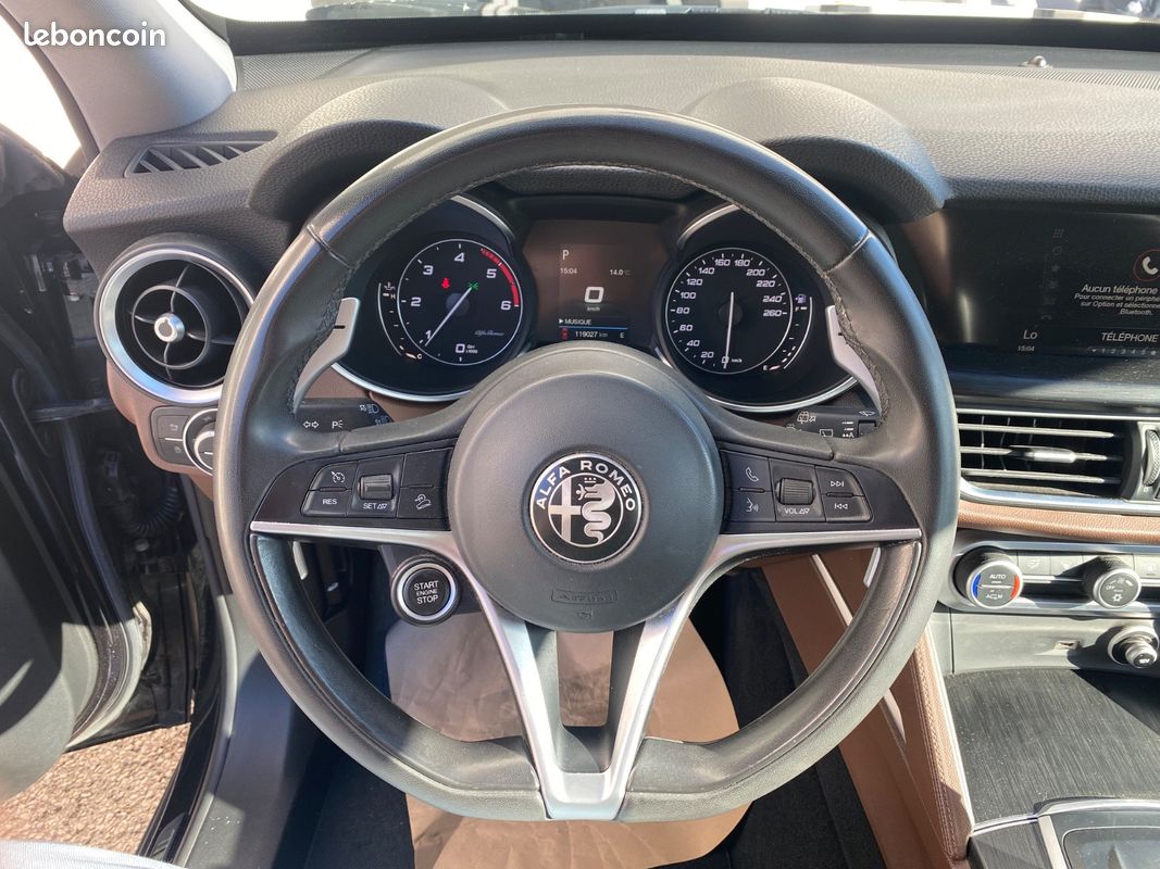 Alfa Romeo STELVIO Lusso Q4 (image 14)