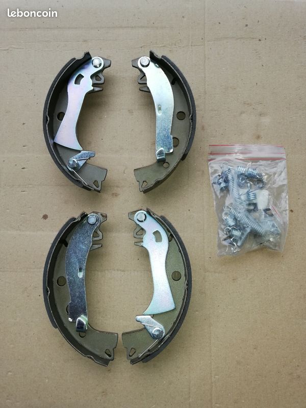 Jeu De Mâchoires De Frein TRW Pour Peugeot 204 - Référence BK1209, Diamètre 229mm