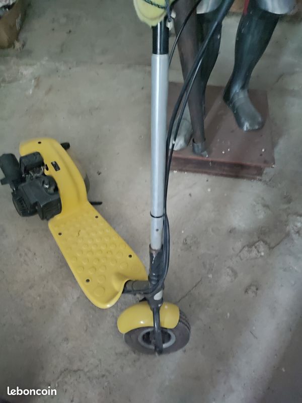 Trotinette a moteur thermique BALTINO scooter (image 2)