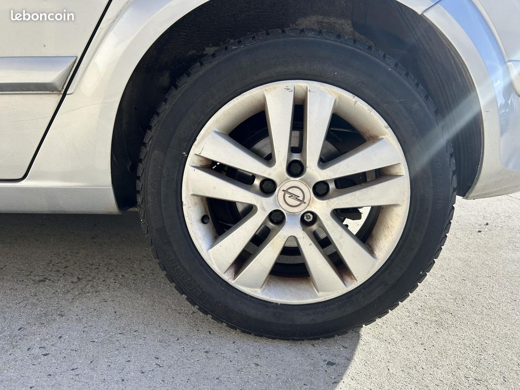 OPEL ASTRA 1.9 CDTI 120 Magnetic (image 19)
