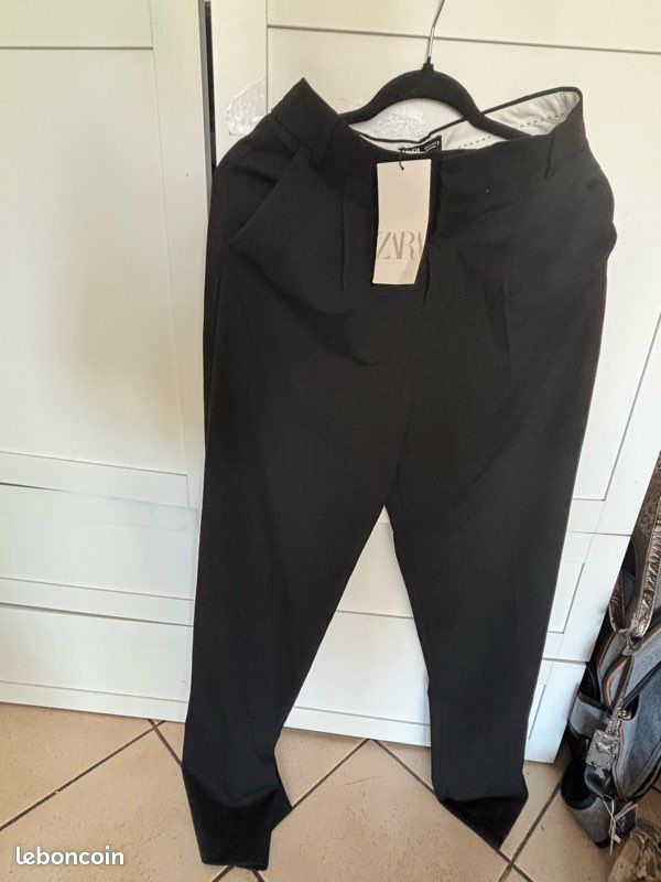 Pantalon noir femme avec poche Zara neuf avec étiquette (image 1)