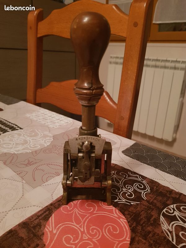 Cachet tampon machine a numérotation vintage (image 1)