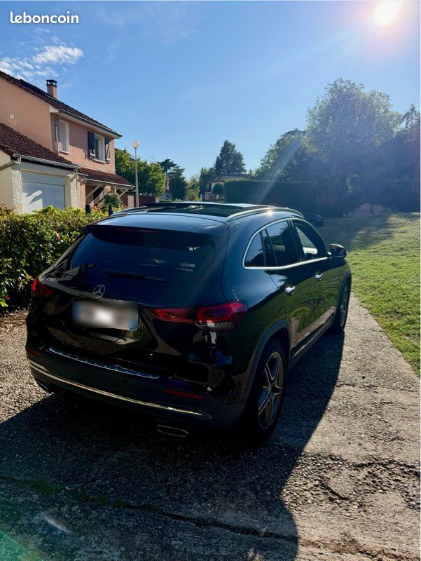 MERCEDES GLA 200D AMG Line 8G-DCT / Toit ouvrant / Grand GPS / Camera / CarPlay (image 2)