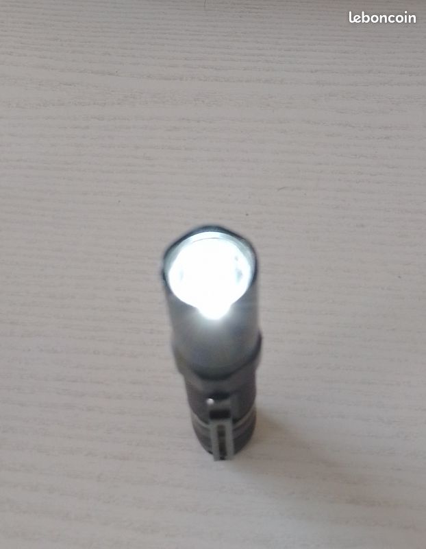 Lampe Fenix LD10 (image 1)