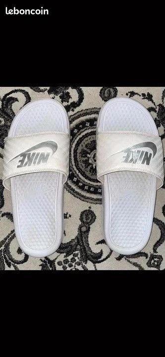Claquette Nike Benassi Blanche Claquettes Nike Benassi JD Blanc