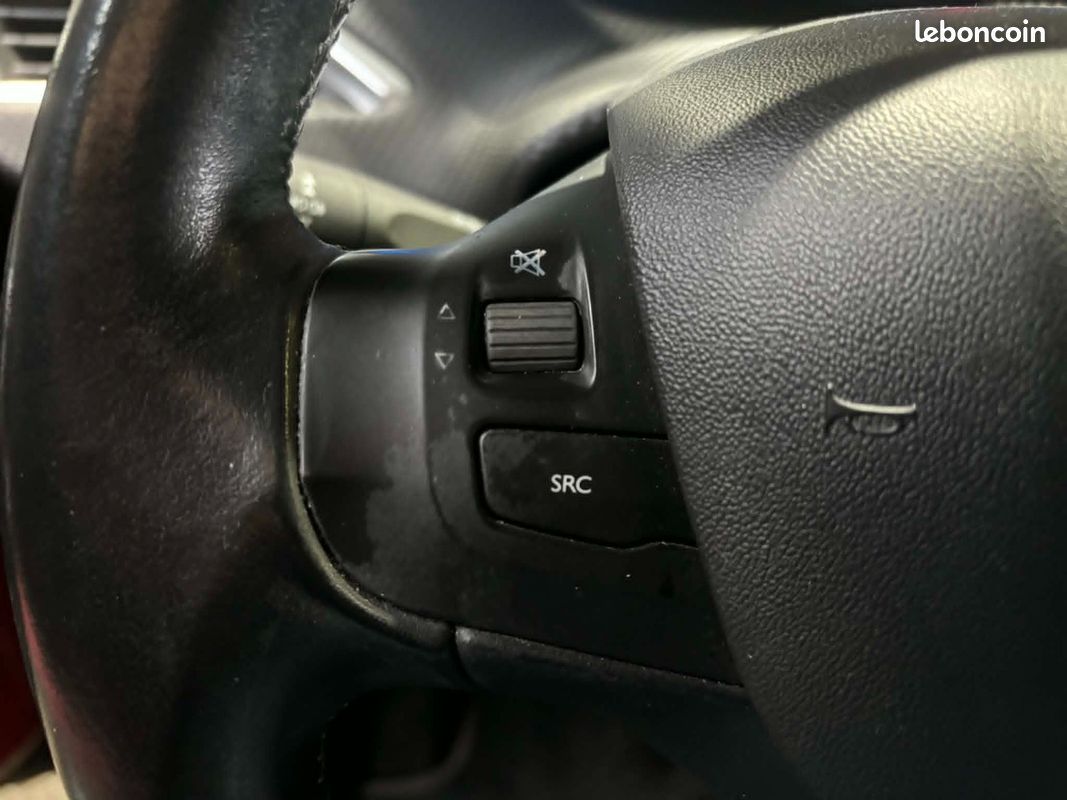 PEUGEOT 208 1.6 BlueHDi 100ch SS BVM5 Féline/2 eme Main/ Distri OK (image 34)