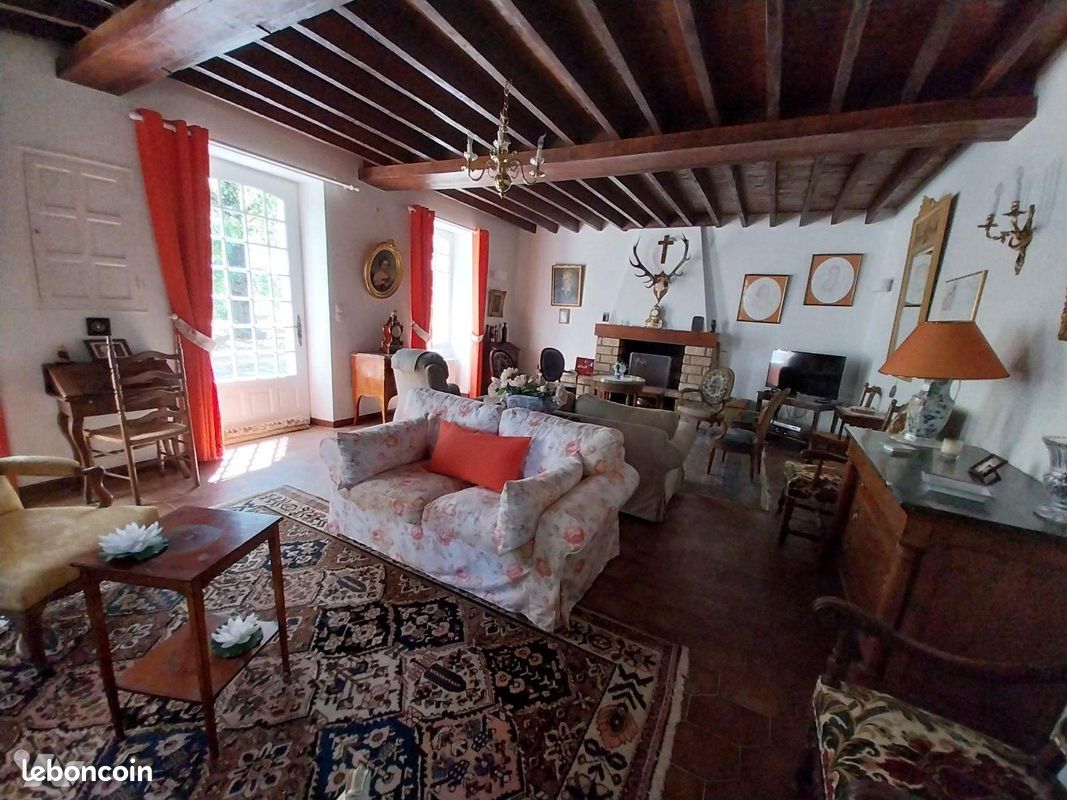 Maison 7 pièces 230 m² · à Port-Brillet · 230 m² · 310 500 €