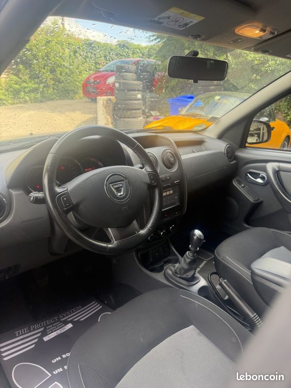 DACIA DUSTER 1.2 TCE URBAN EXPLORER 2015 - 69 308Kms - Parfait Etat - Premier Main - Suivit DACIA (image 9)