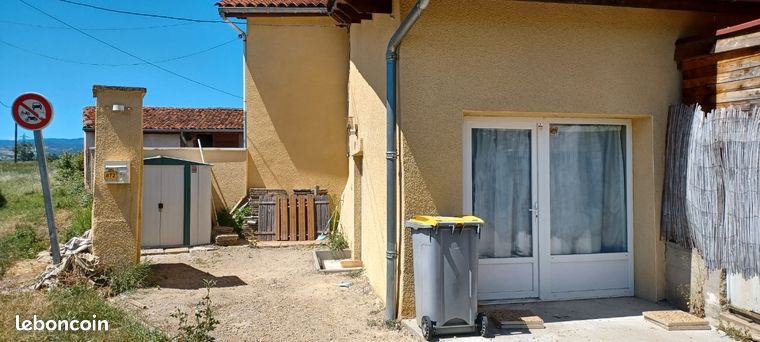 Location charmante maison de ville cremerieux