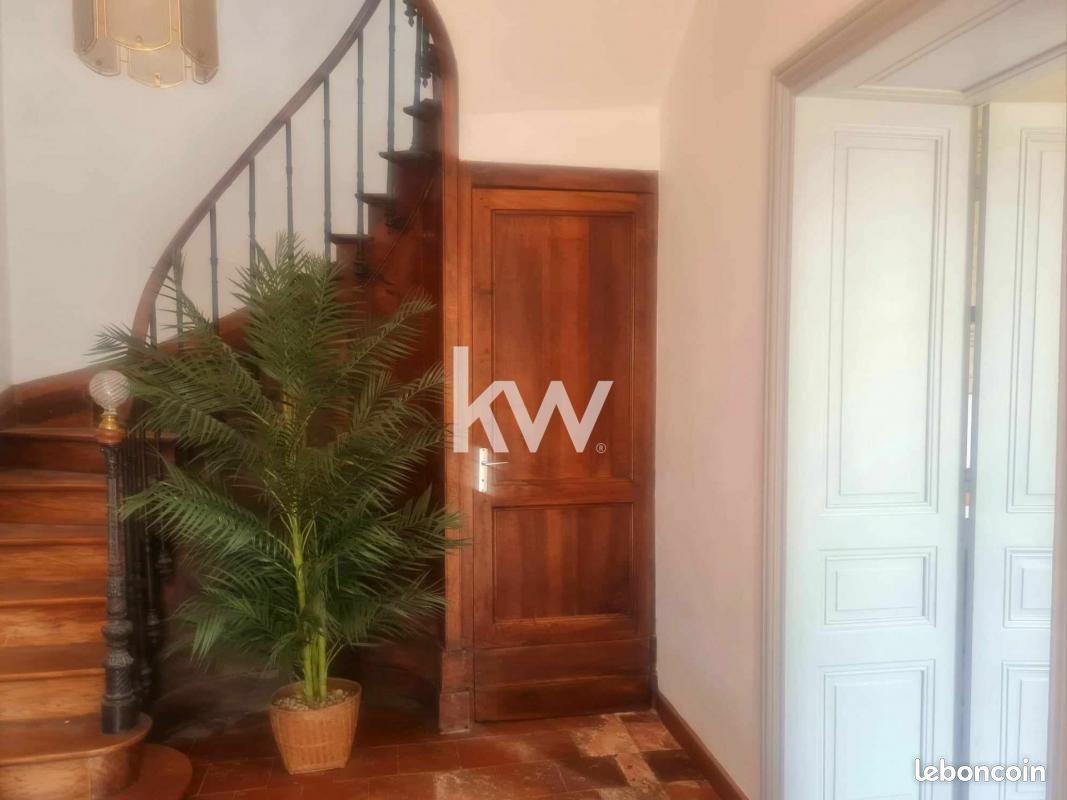Propriété 13 pièces 362 m² - Châtignac 16480 (image principale 8)