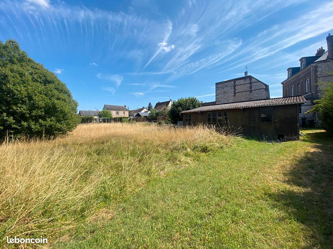 Terrain 1566 m² · à Caudebec-lès-Elbeuf · 1 566 m² · 140 000 €