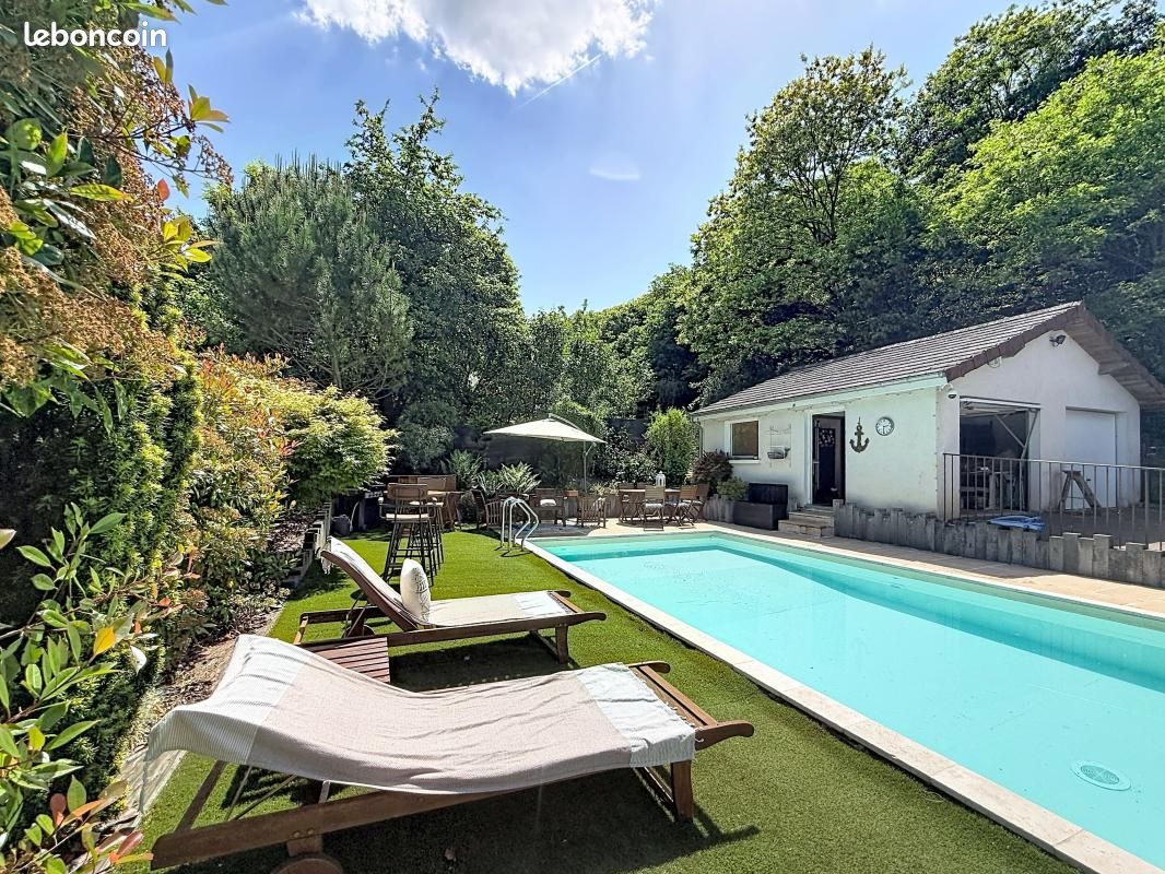 Maison 6 pièces 205 m² · à Le Creusot · 205 m² · 295 000 €