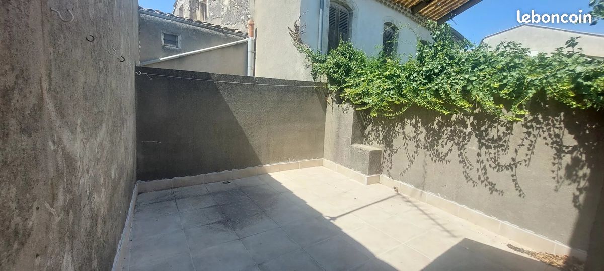 Maison 8 pièces 80 m² · à Bourg-Saint-Andéol · 80 m² · 130 000 €