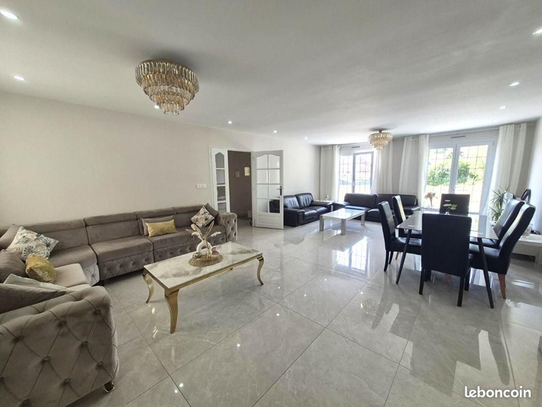 Maison 5 pièces 140 m² · à Beuvry-la-Forêt · 140 m² · 324 500 €