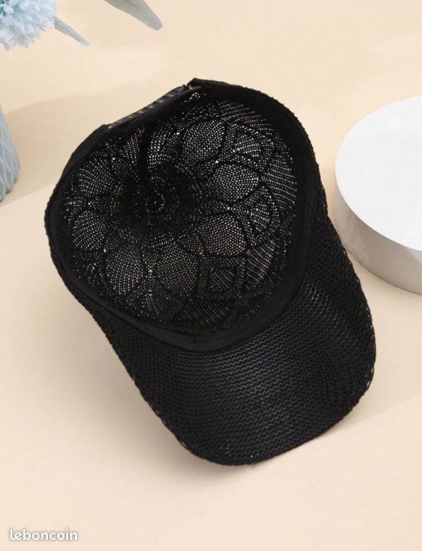 Casquette de baseball noire en maille filet de couleur unie