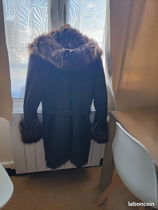 Manteau fourrure peau retournée (image 1)