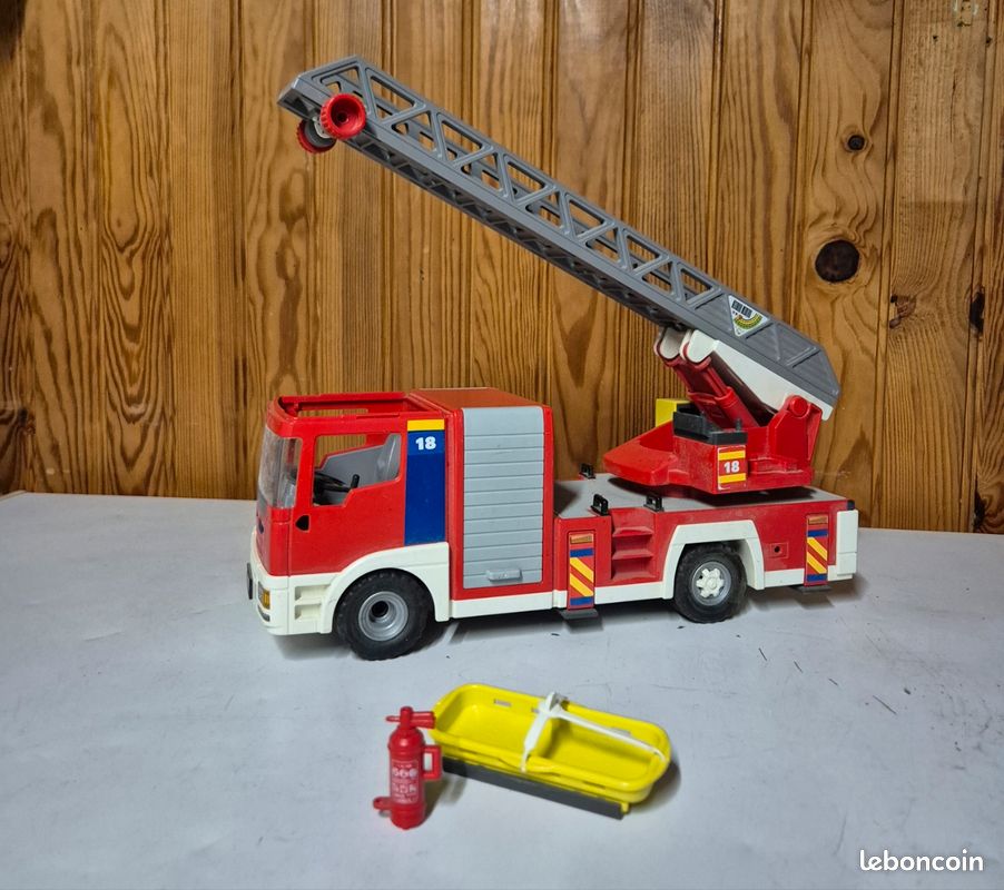 PLAYMOBIL LOT CAMION pompier grande echelle vintage 4820 - complet - 4
