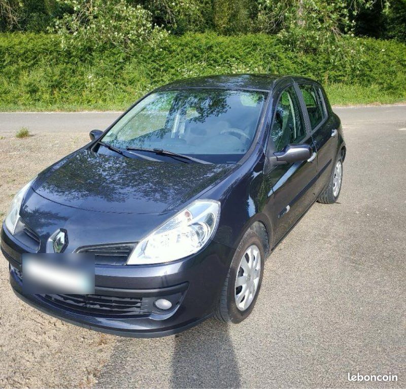 Clio III (image 2)