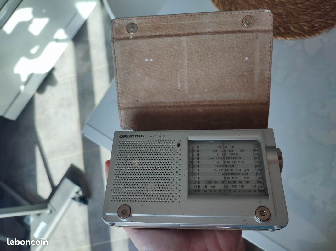 VINTAGE 50', MOTOROLA ancien poste radio transistor portable , métal et