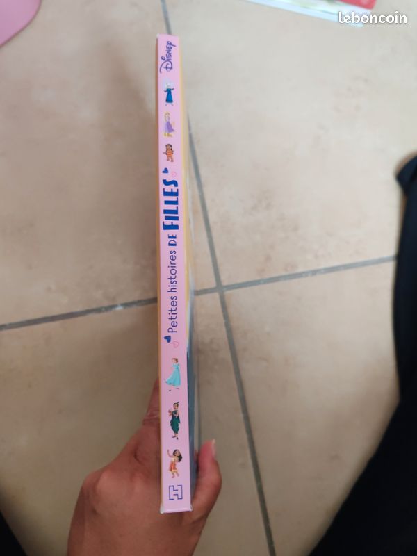 Livre petites histoires de filles (image 2)