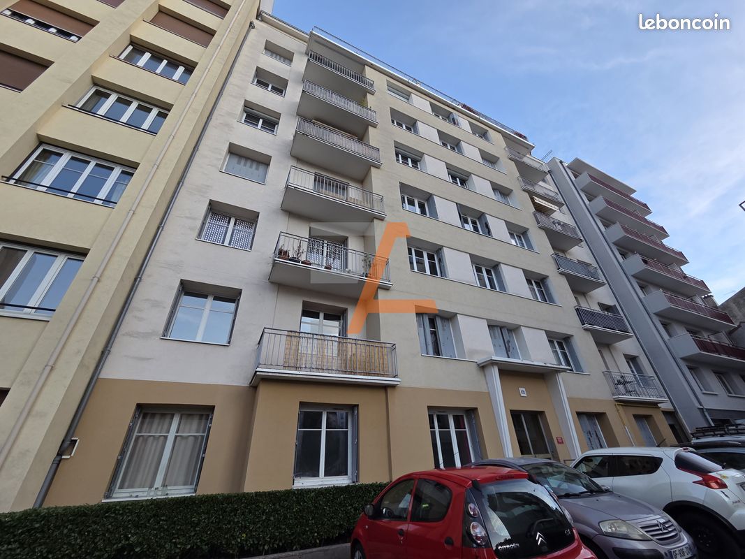 Appartement 2 pièces 65 m² · à Saint-Étienne · 65 m² · 63 500 €