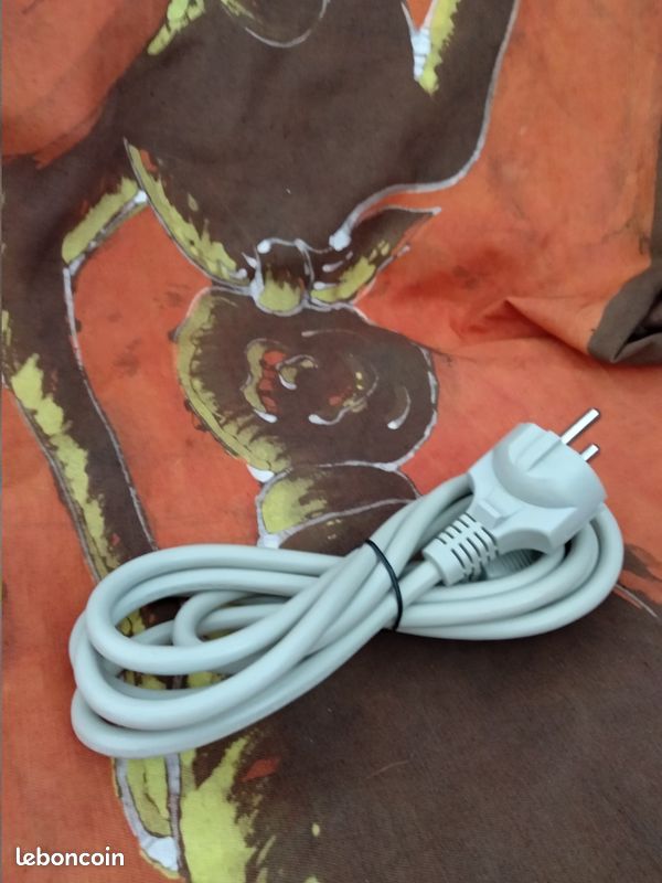Prise alimentation grise (image 1)