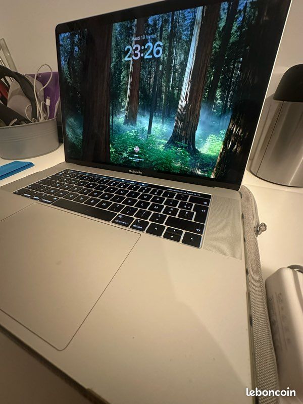 Macbook Pro 2019 Touch Bar 15 pouces (image 6)