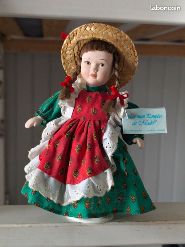 POUPÉE EN PORCELAINE de 41 cm, adorable figurine de collection ancien, à EUR 32,56 - FR