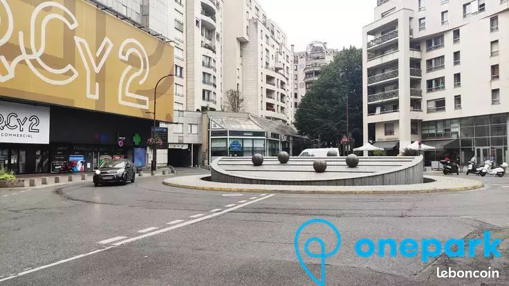 Parking 12 m² · à Charenton-le-Pont · 12 m² · 82 €/mois