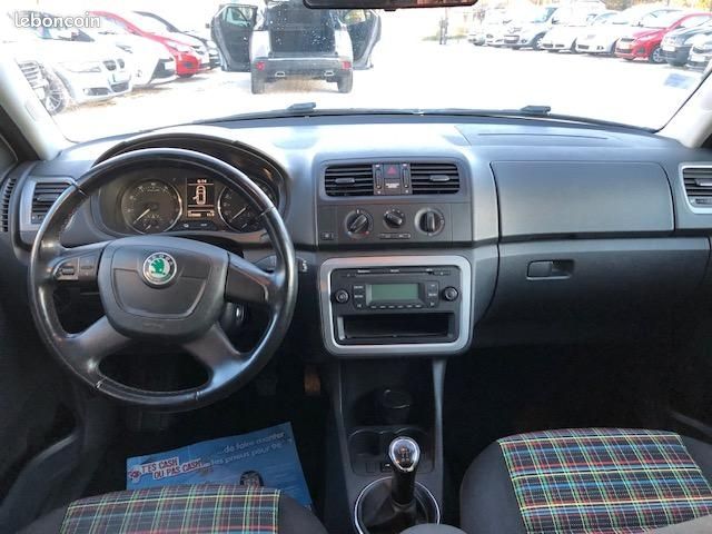 Skoda FABIA 1.2 STYLE 5 PORTES (image 10)