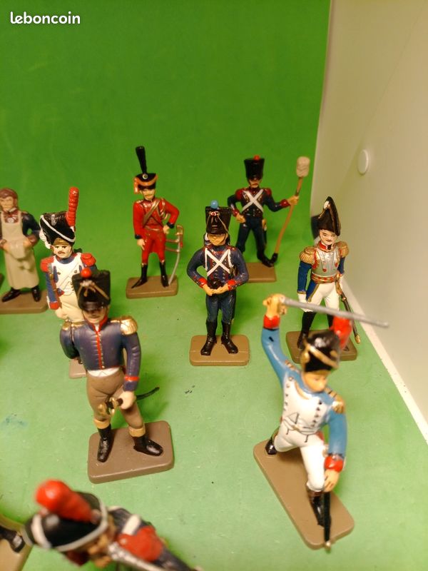 Un ensemble de 5 figurines allemandes WW II Starlux au 1/32e