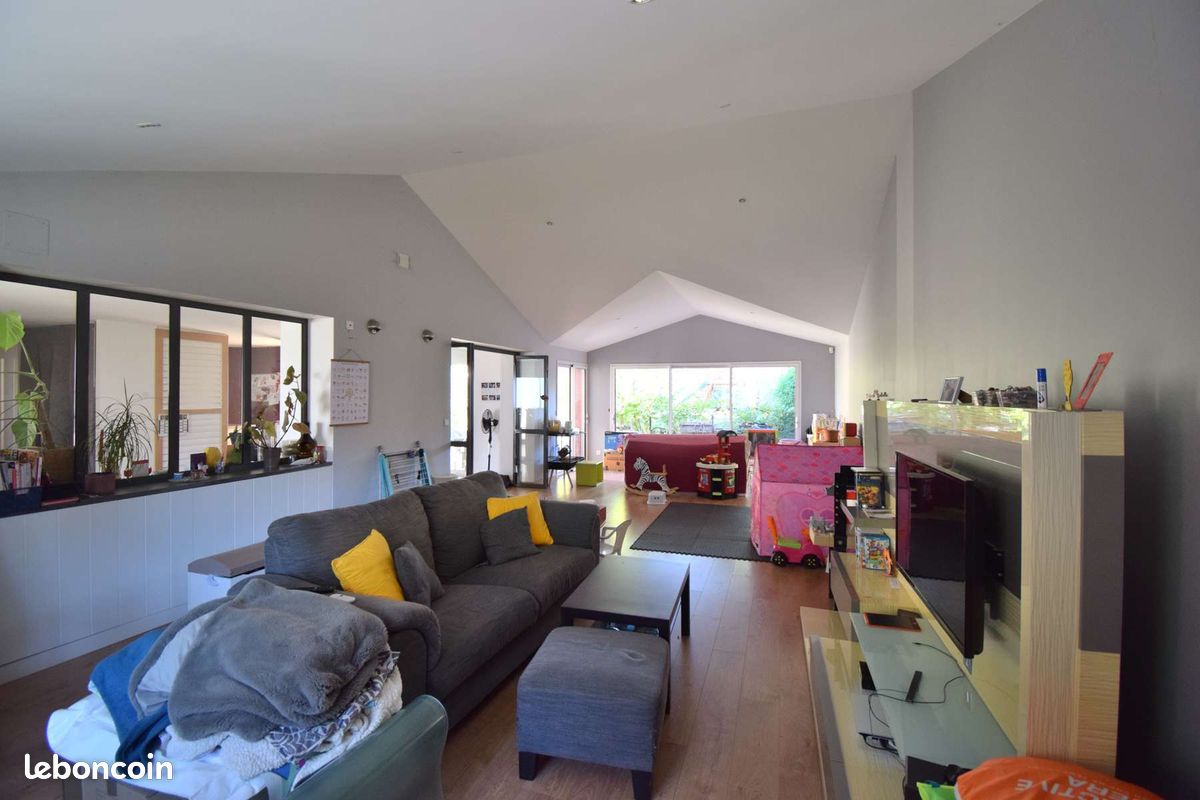 Maison 7 pièces 166 m² · à Maisdon-sur-Sèvre · 166 m² · 381 425 €