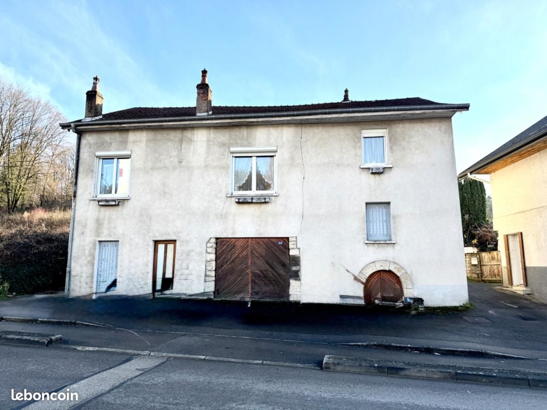 Maison 5 pièces 210 m² · à Besançon · 210 m² · 185 000 €