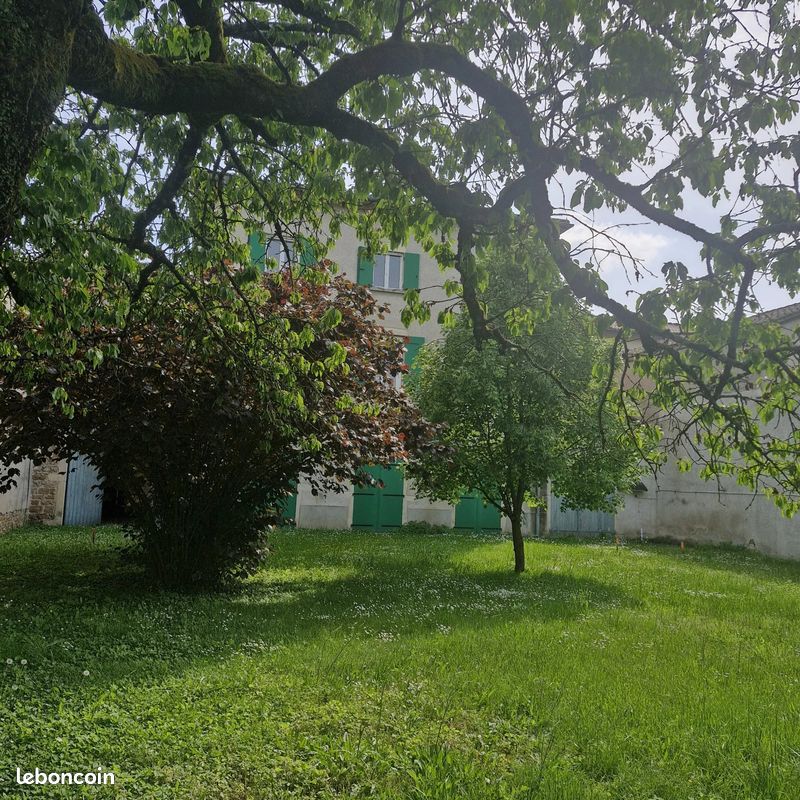Maison 6 pièces 137 m² · à Belleville-en-Beaujolais · 137 m² · 215 000 €