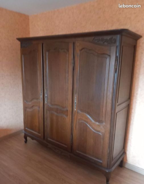 Grande armoire en chêne massif (image 1)