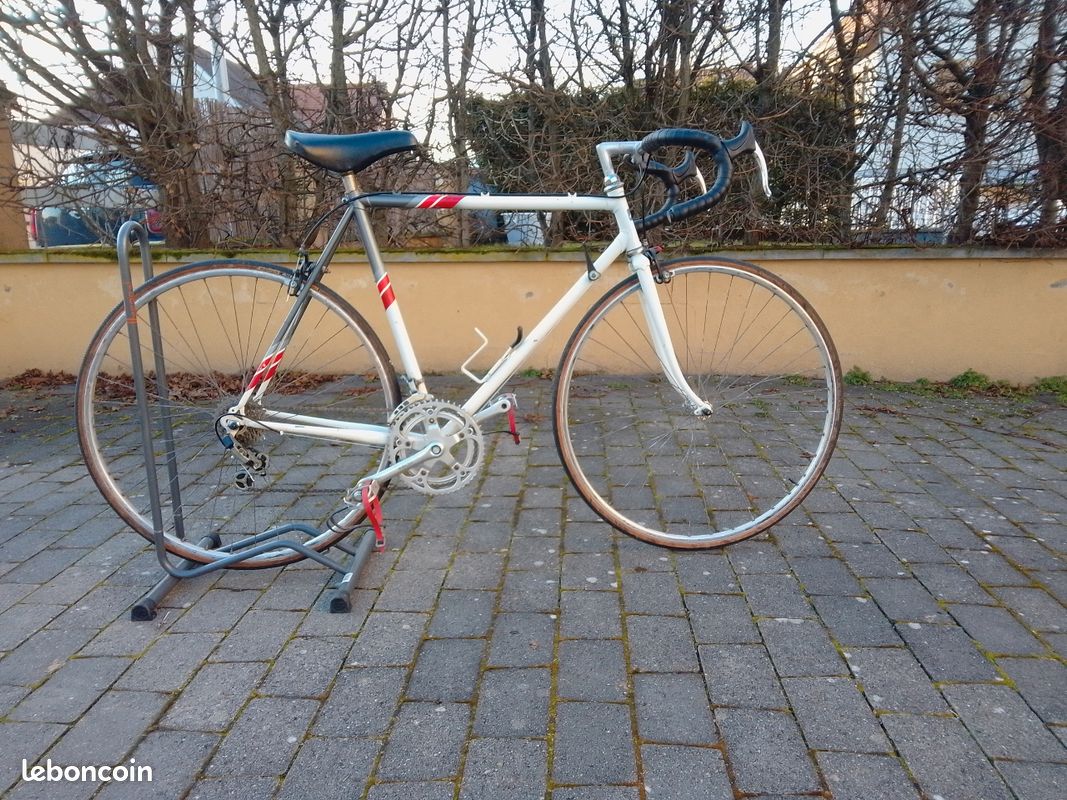 Vélo route vintage révisé (image 1)
