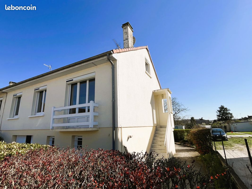 Maison 6 pièces 81 m² · à Les Ageux · 81 m² · 200 000 €