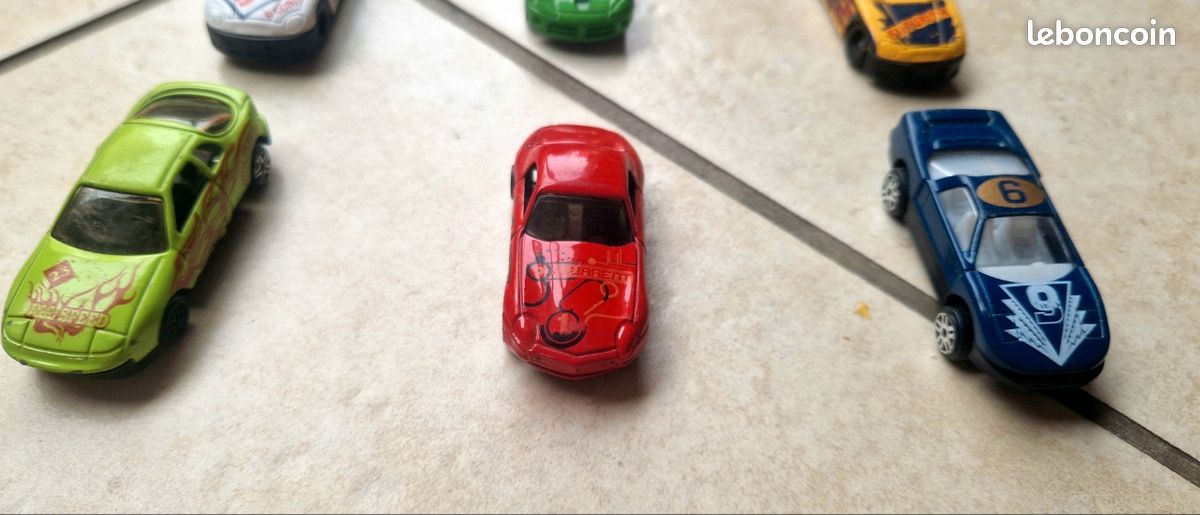 Lot de 11 petites voitures dont cars (image 5)