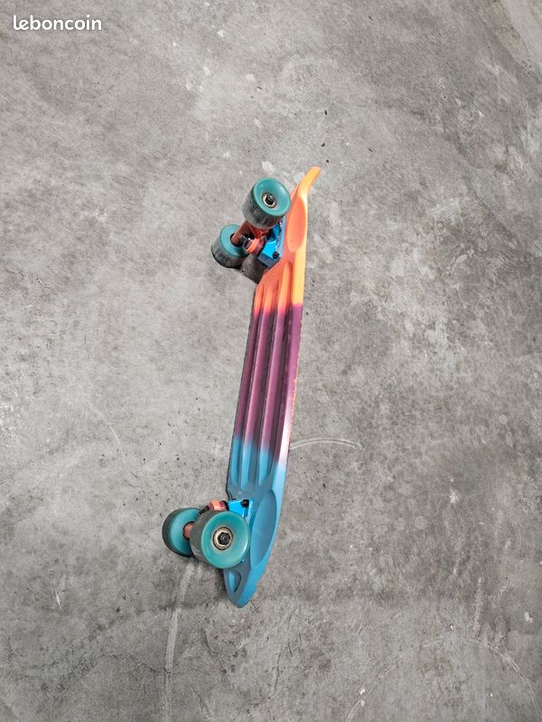 Skateboard (image 3)