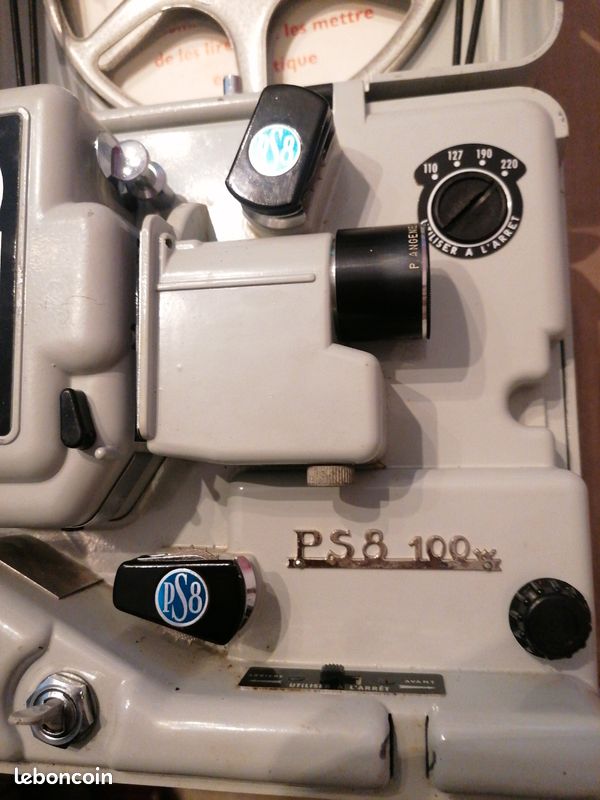 Projecteur de film 8 mm, 9,5 mm, 16 mm (tri film) sonore (CNC AP 97 815