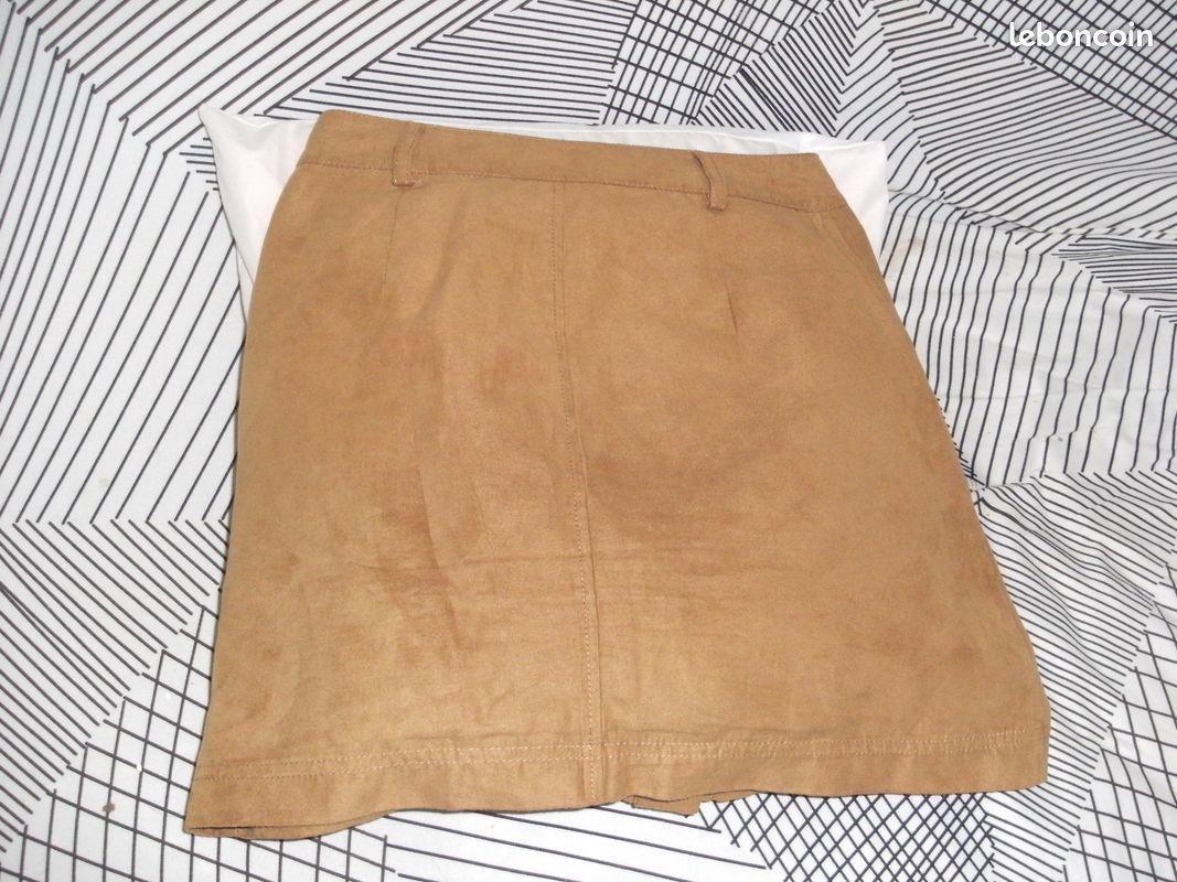 Jupe aspec daim marque new look t 34 (image 2)