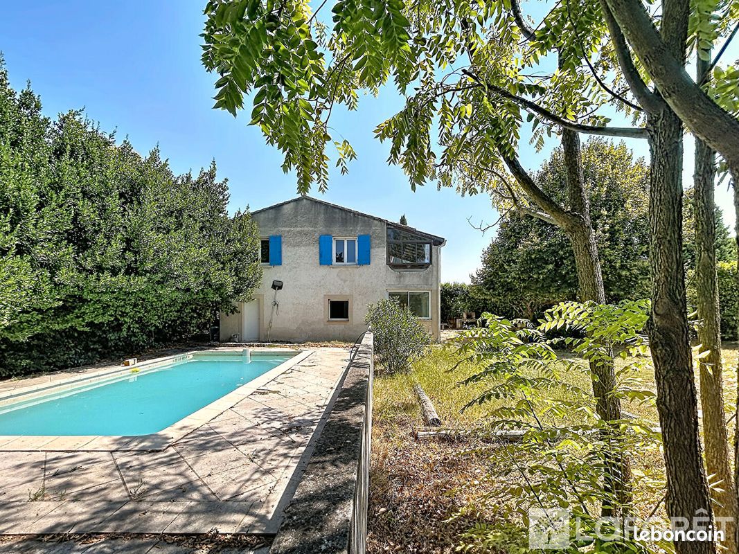 Maison 8 pièces 188 m² · à Travaillan · 188 m² · 385 000 €